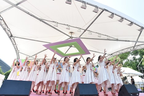 NGT48によるライブの様子。