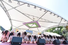 NGT48によるライブの様子。