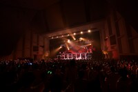 本日8月3日に行われた東京・昭和女子大学人見記念講堂公演の様子。