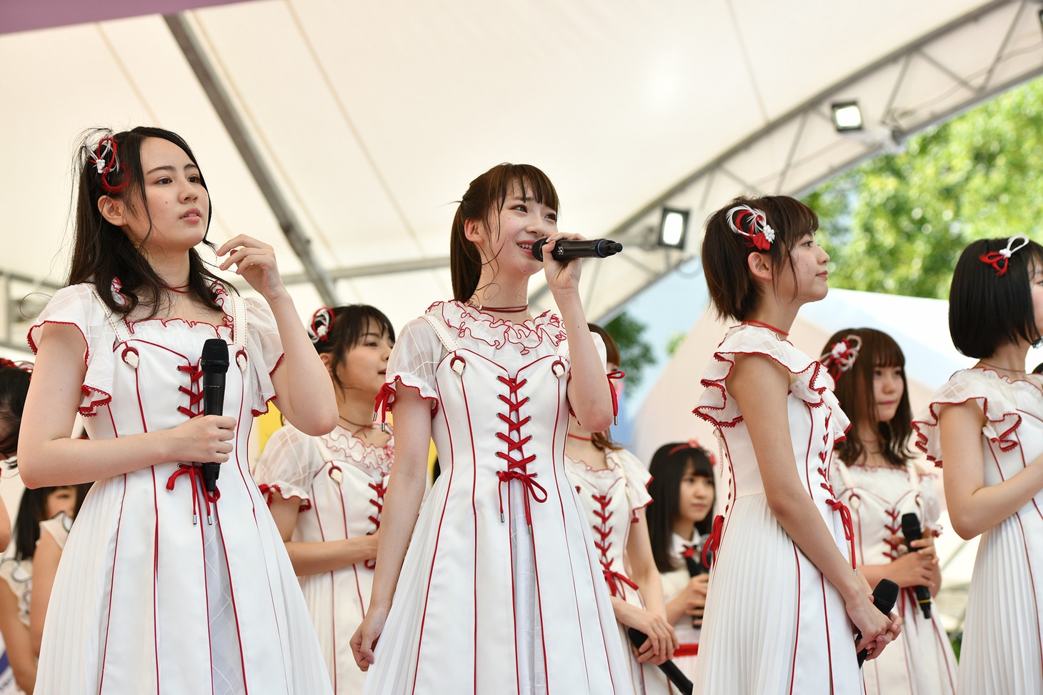 NGT48によるライブの様子。