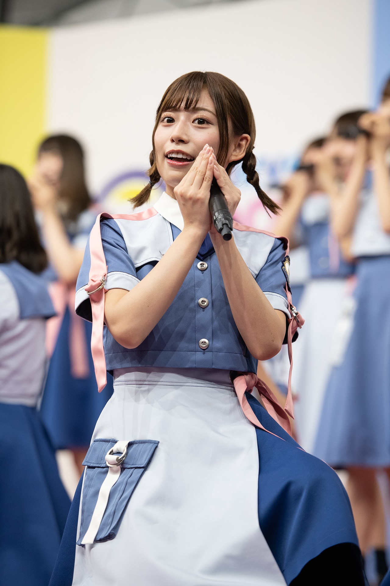 東村芽依
