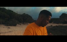 OMSB「波の歌」ミュージックビデオのワンシーン。