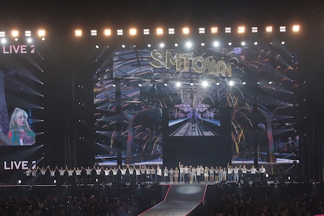 「SMTOWN LIVE 2019 IN TOKYO」の様子。（写真提供：エイベックス）