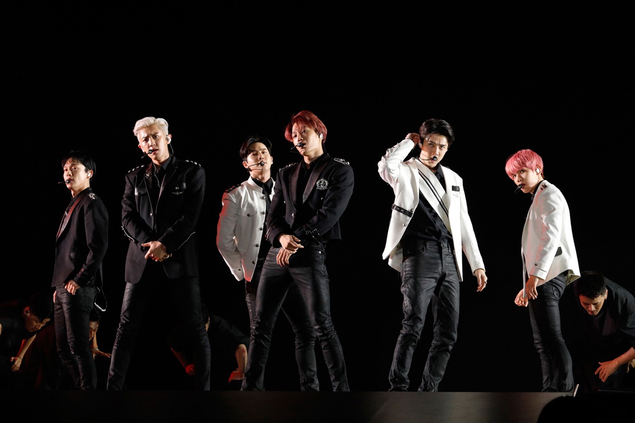 EXO（写真提供：エイベックス）