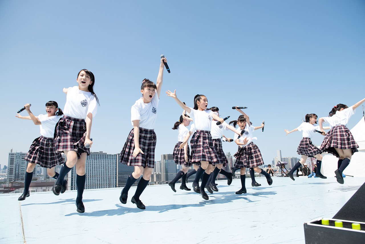 SKY STAGEに出演したさくら学院。