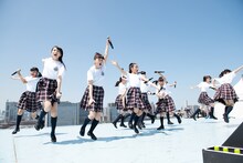 SKY STAGEに出演したさくら学院。