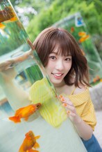 小池美波（欅坂46）1st写真集より。（撮影：阿部ちづる）