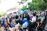 愛しておくれのライブの様子。