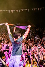 ナードマグネットのライブの様子。