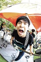 Baconのライブの様子。