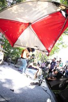 ASAYAKE 01のライブの様子。