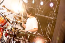 小泉貴裕（Dr / KANA-BOON）