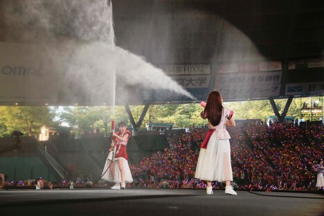 「MomocloMania2019 -ROAD TO 2020- 史上最大のプレ開会式」の様子。