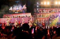 「MomocloMania2019 -ROAD TO 2020- 史上最大のプレ開会式」の様子。