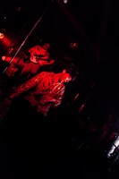 カメヤマケンシロウ（B）と河西洋介（Vo）（Photo by Satsuki Kato）