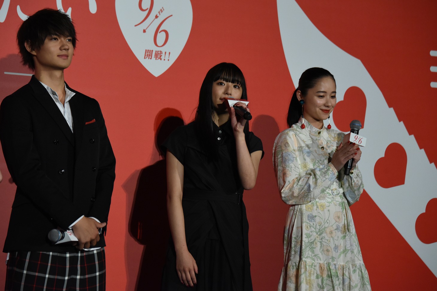 左から佐野勇斗（M!LK）、浅川梨奈、堀田真由。