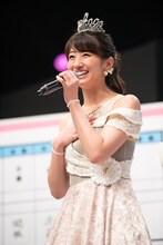 16時を境にプリンセスへと変わる放課後プリンセスの関根ささらは頭にティアラを乗せてリングイン。