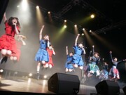 「おっしょい！」でコラボするばってん少女隊とTEAM SHACHI。