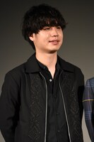 楢崎誠（Official髭男dism / B, Sax）