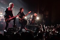 「luz 4th TOUR -FANATIC-」最終公演の様子。（撮影：小松陽祐［ODD JOB］）