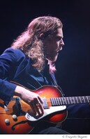 ウェスリー・シュルツ（The Lumineers）（Photo by Tsuyoshi Ikegami）