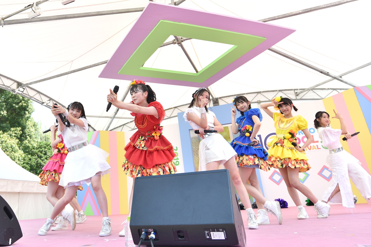 東京女子流とときめき▽宣伝部によるコラボグループ東京▽宣伝部。