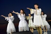 amiinAとsora tob sakanaによるコラボステージの様子。