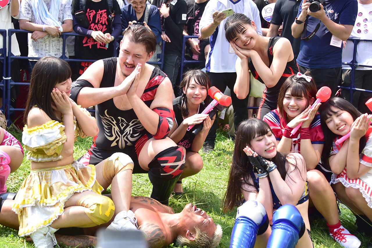 「TIF2019 x DDT路上プロレス」の様子。