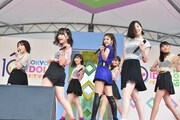 「Hello! Project Special Stage Berryz工房大好きスッペシャル！ ～夏焼雅（PINK CRES.）＆ BEYOOOOONDS ＆ TIF選抜スッペシャルコラボ～」の様子。