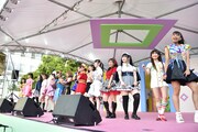 「Hello! Project Special Stage Berryz工房大好きスッペシャル！ ～夏焼雅（PINK CRES.）＆ BEYOOOOONDS ＆ TIF選抜スッペシャルコラボ～」の様子。
