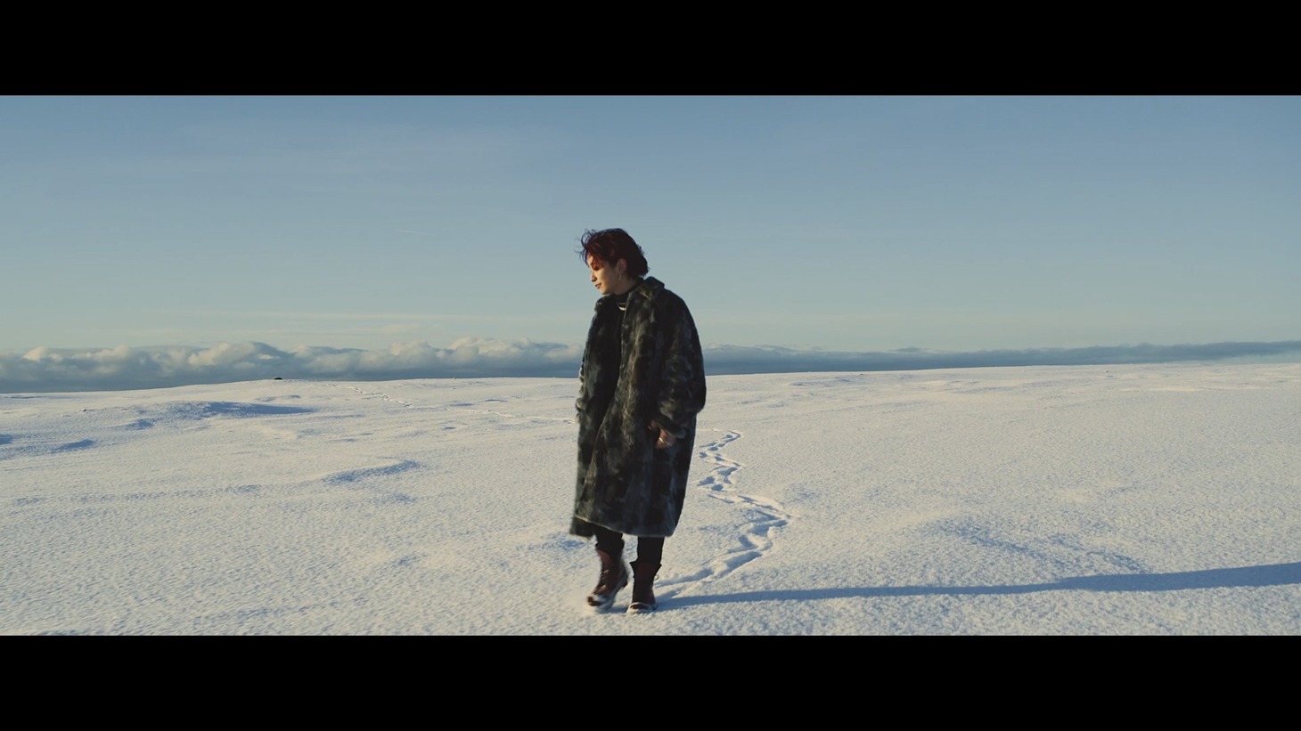 End of the World feat. Clean Bandit「LOST / ロスト」ミュージックビデオのワンシーン。