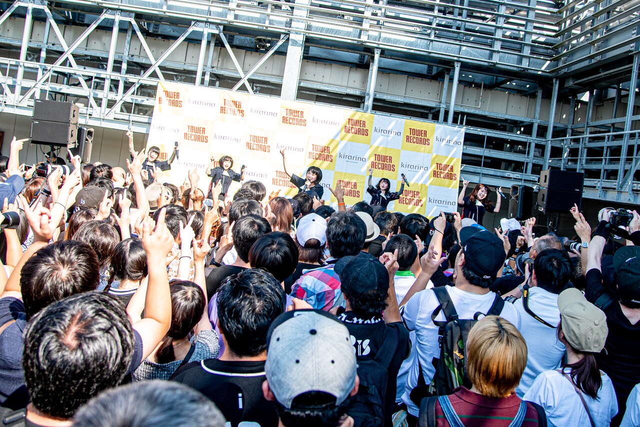 BiS、炎天下の吉祥寺で現体制初のリリースイベント