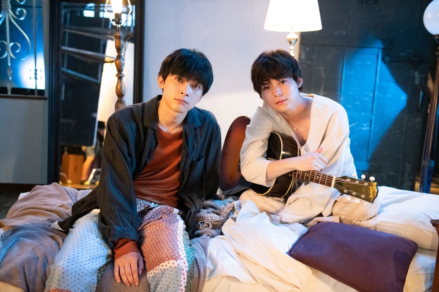 左から吉沢亮、岸洋佑。