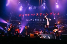 ポルカドットスティングレイ東京・日本武道館公演の様子。（Photo by AZUSA TAKADA、YOSUKE KAMIYAMA）