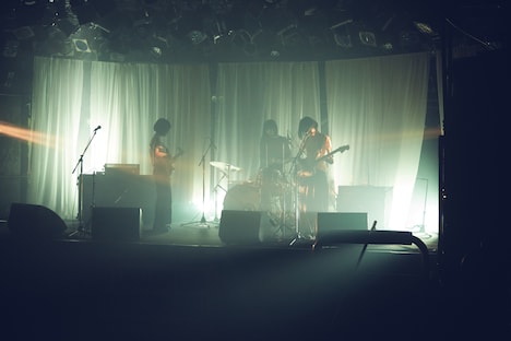 「まばたき」最終公演の様子。（撮影：川島悠輝）