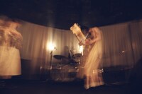 「まばたき」最終公演の様子。（撮影：川島悠輝）