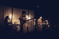 羊文学（撮影：川島悠輝）