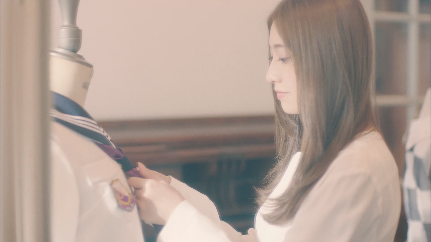 桜井玲香「時々 思い出してください」ミュージックビデオより。