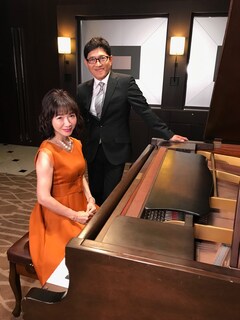 平松愛理 部屋とyシャツと私 その後を描いたmvに薬丸裕英登場 動画あり 音楽ナタリー