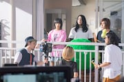 「SUUMO」テレビCM「スーモとヤバT お宅訪問」編の撮影時の様子。