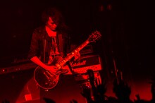 鈴木重伸（THE ORAL CIGARETTES）（撮影：ハタサトシ）