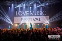 「LOVE MUSIC FESTIVAL 2018」の様子。(c)フジテレビ