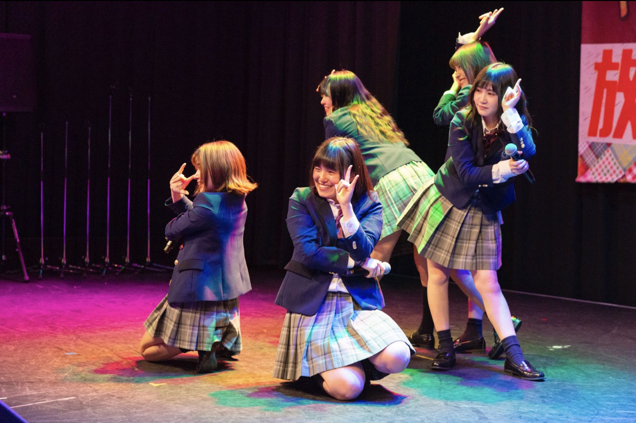 青春高校3年C組放課後公演の様子。 (c)テレビ東京