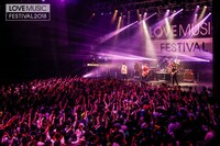 「LOVE MUSIC FESTIVAL 2018」の様子。(c)フジテレビ