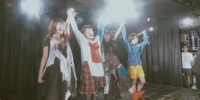 BiSH「GRUNGE WORLD」MVのワンシーン。