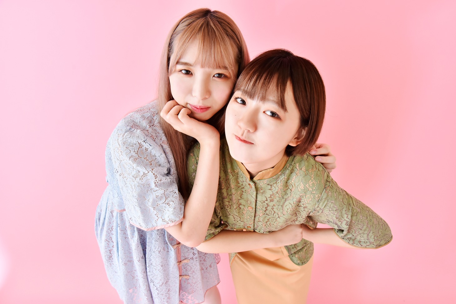 左から寿々木ここね、朝倉みずほ。