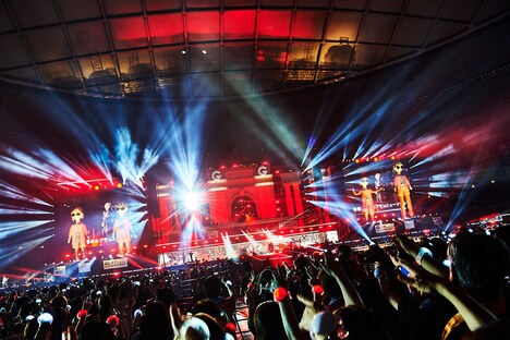 GLAY「GLAY 25th Anniversary "LIVE DEMOCRACY" Powered by HOTEL GLAY」8月17日公演の様子。(撮影:田辺佳子)