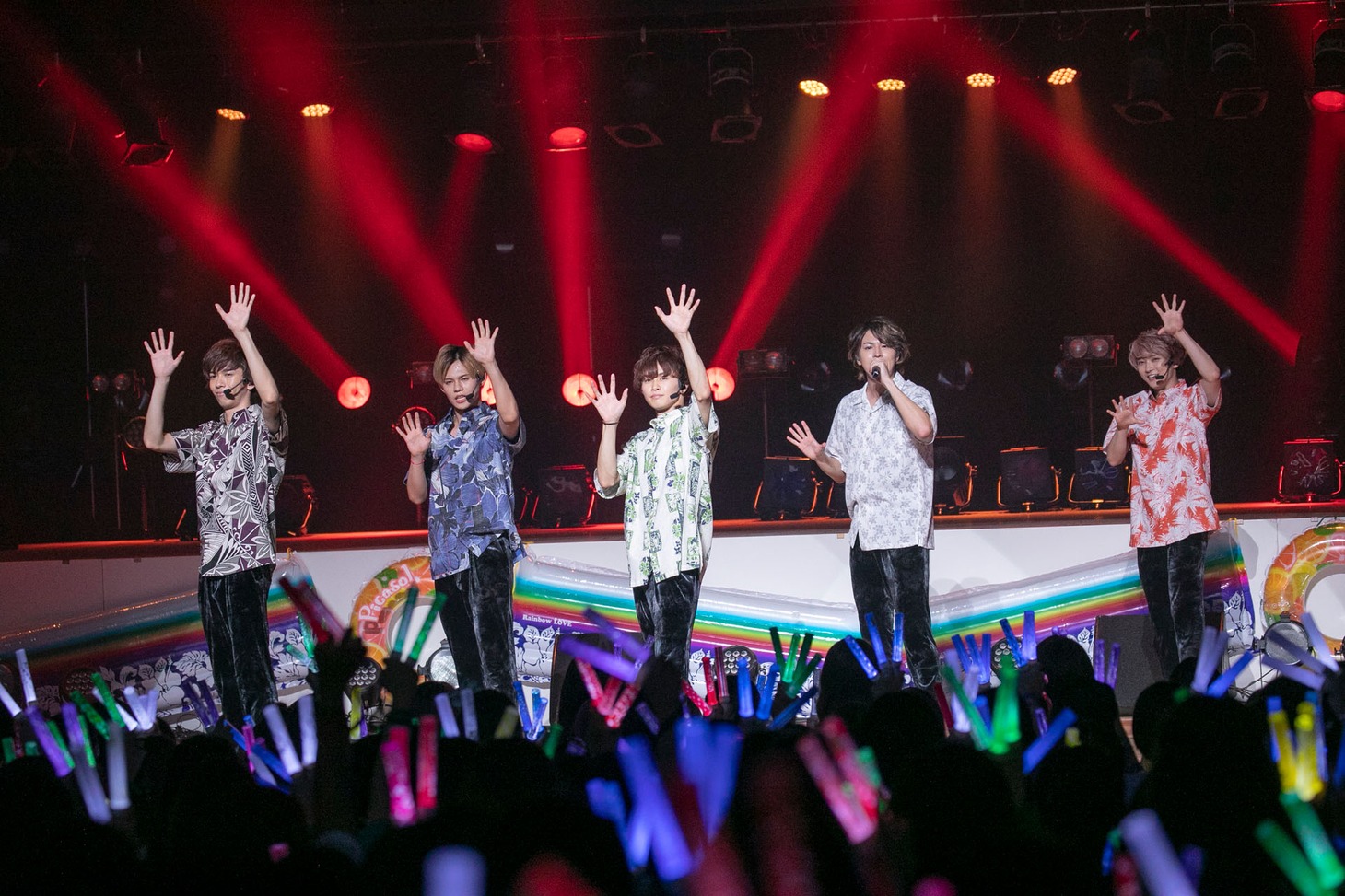 超特急（撮影：米山三郎、深野輝美）