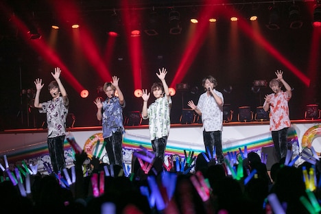 超特急（撮影：米山三郎、深野輝美）