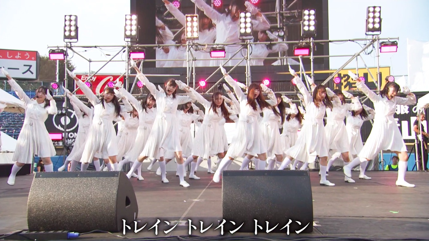 ラストアイドル「青春トレイン」パフォーマンス動画より。
